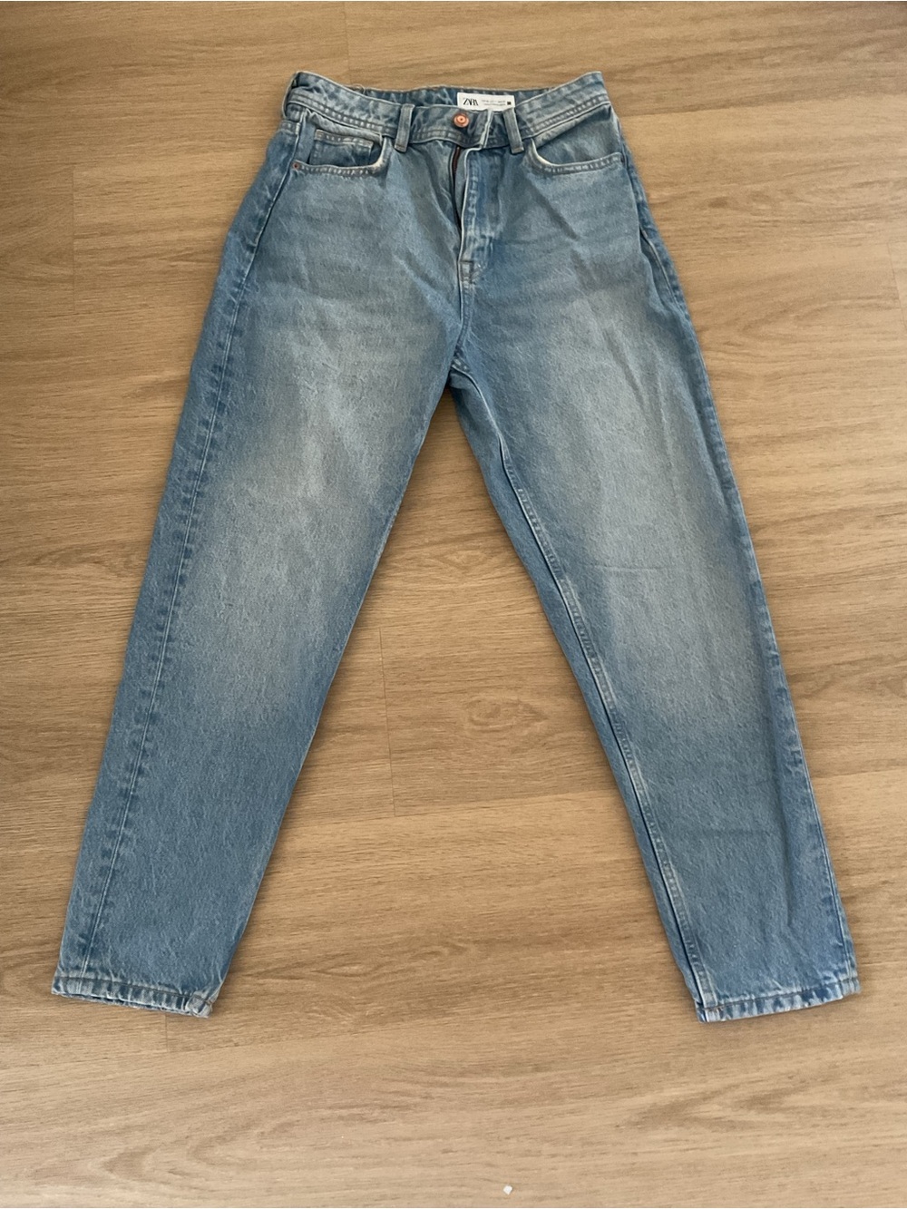 Zara Women's Light Blue Relaxed Jeans